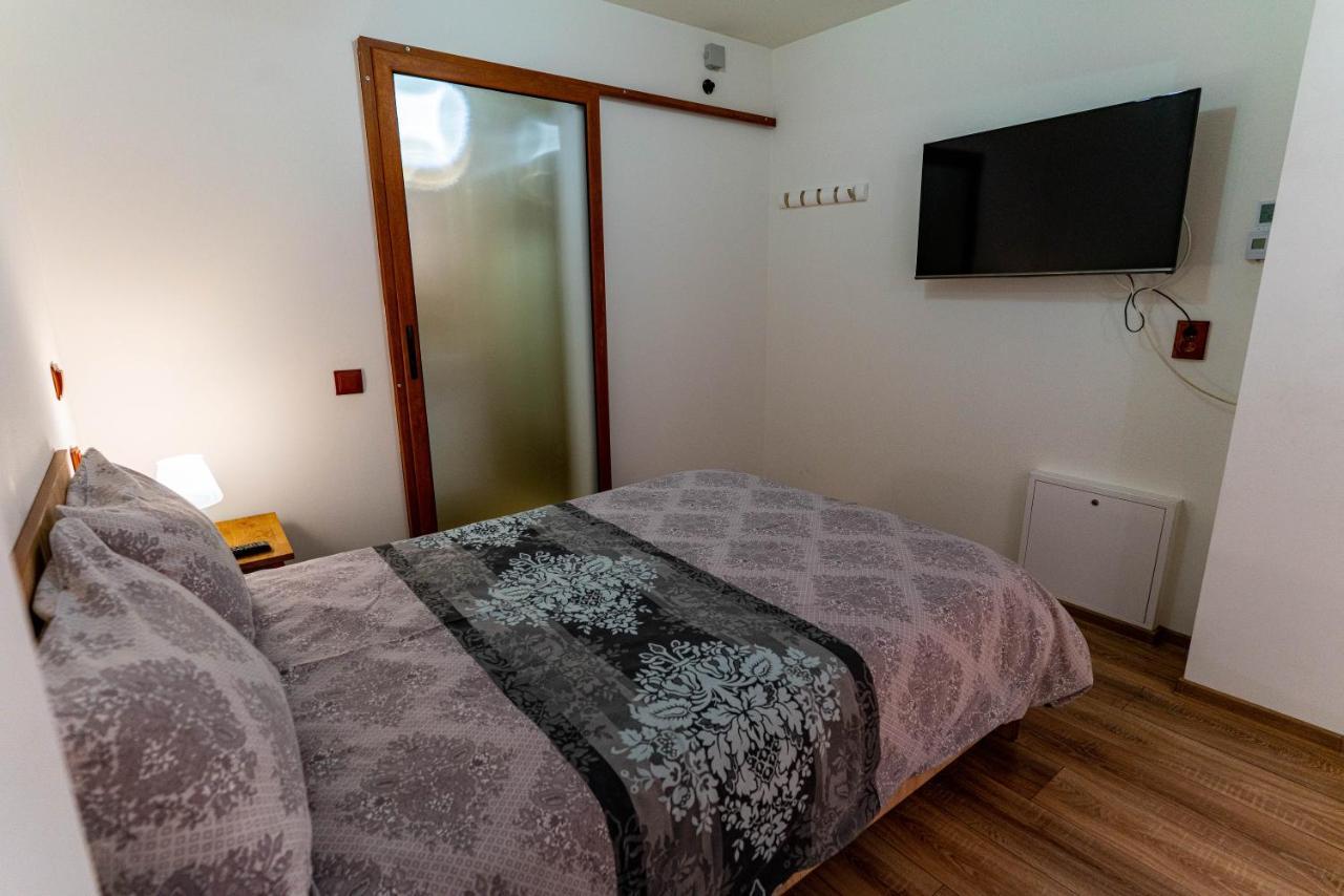 La Bebe 2 Beds Lejlighed Hunedoara Eksteriør billede
