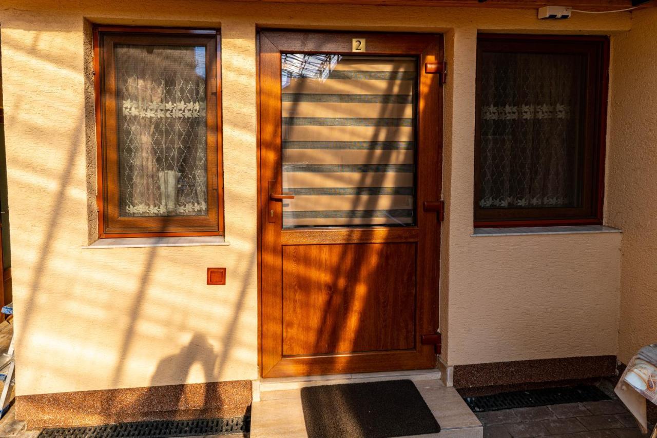 La Bebe 2 Beds Lejlighed Hunedoara Eksteriør billede