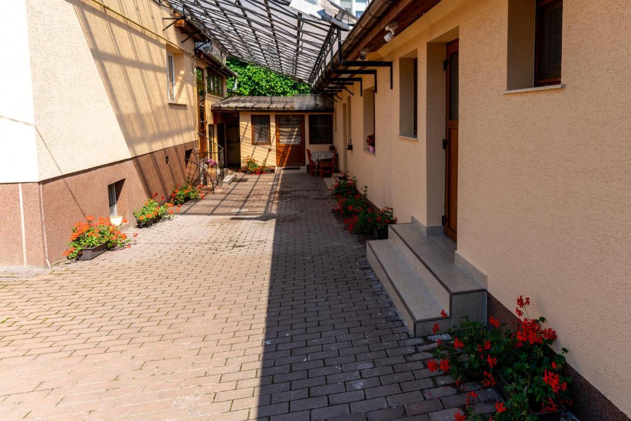 La Bebe 2 Beds Lejlighed Hunedoara Eksteriør billede